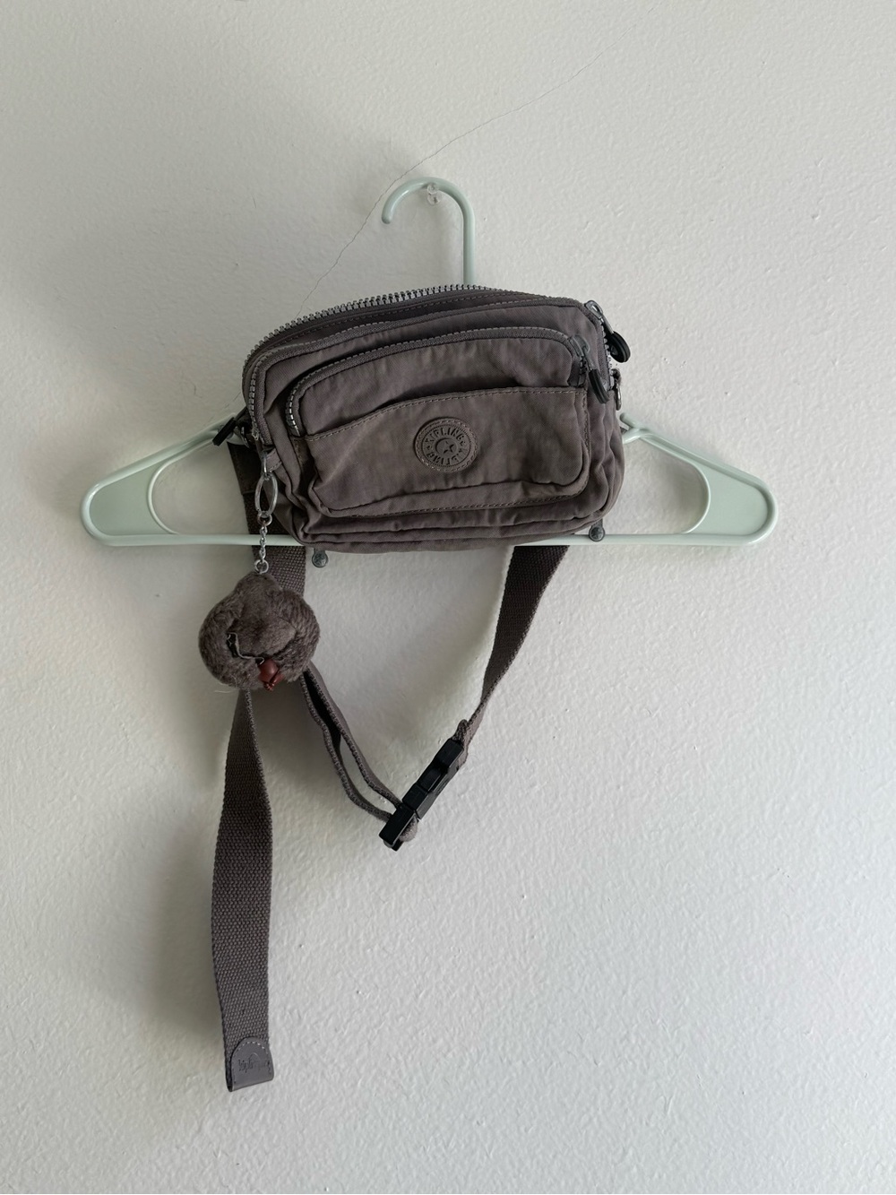 Vintage Kipling Gray Crossbody Belt Bag // Fanny pack Convertible!!!!